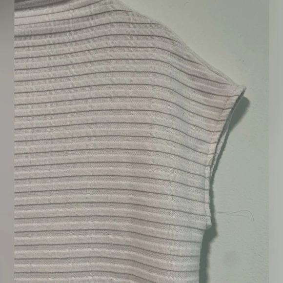 Alfani Women’s Cap Sleeve Ribbed Mock Neck  Top - Size S - Picture 2 of 9